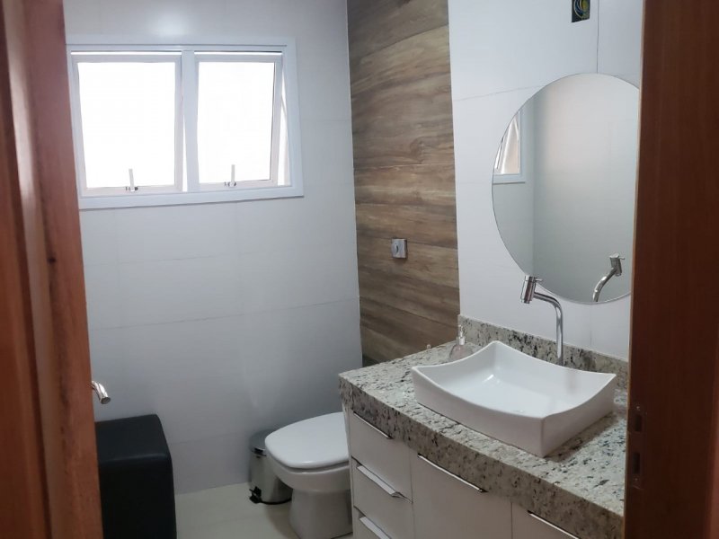Casa à venda Jardim Andere com 250m² e 4 quartos por R$ 950.000 - 1612700209-lavabo.jpeg