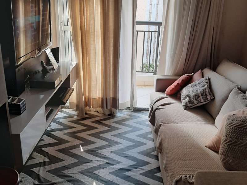 Apartamento à venda Vila Yara com 54m² e 2 quartos por R$ 450.000 - 1055574290-sala.jpg