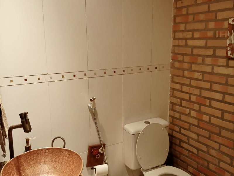 Casa à venda Itapeba com 410m² e 3 quartos por R$ 850.000 - 1681431008-4b0d4a4d-23b4-4ab6-a82c-bea6cf21e189.jpeg