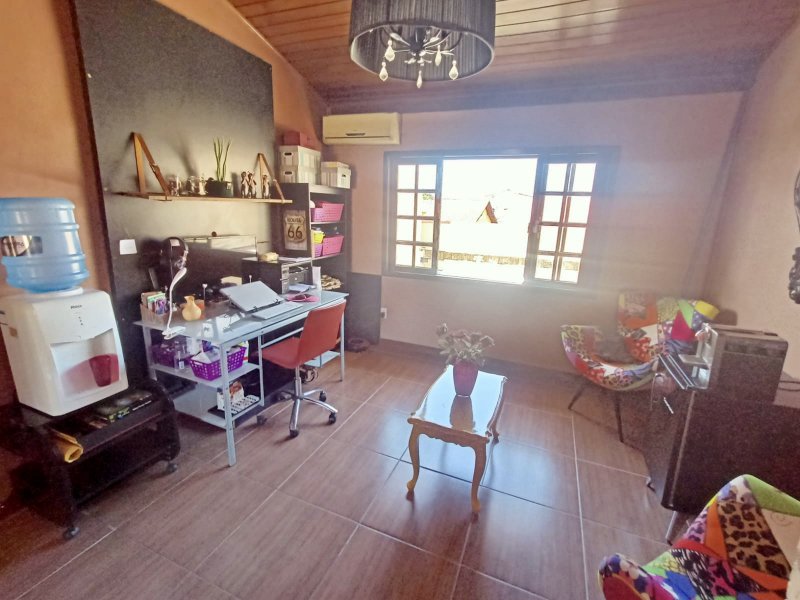 Casa à venda Itapeba com 410m² e 3 quartos por R$ 850.000 - 1785507132-699213d6-672f-4621-84f6-fcae4d82e421.jpeg