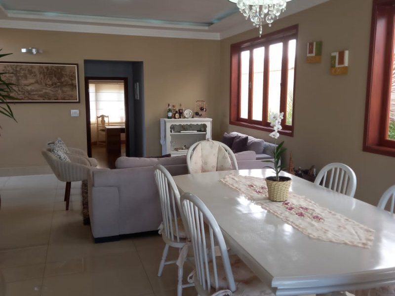 Casa à venda Swiss Park com 293m² e 4 quartos por R$ 1.650.000 - 1644330122-sala-estar-e-jantar.jpg