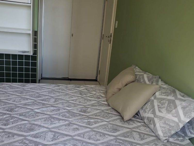 Apartamento à venda Pituba com 60m² e 1 quarto por R$ 250 - 1486614842-vista-do-quarto-para-o-closet.jpeg