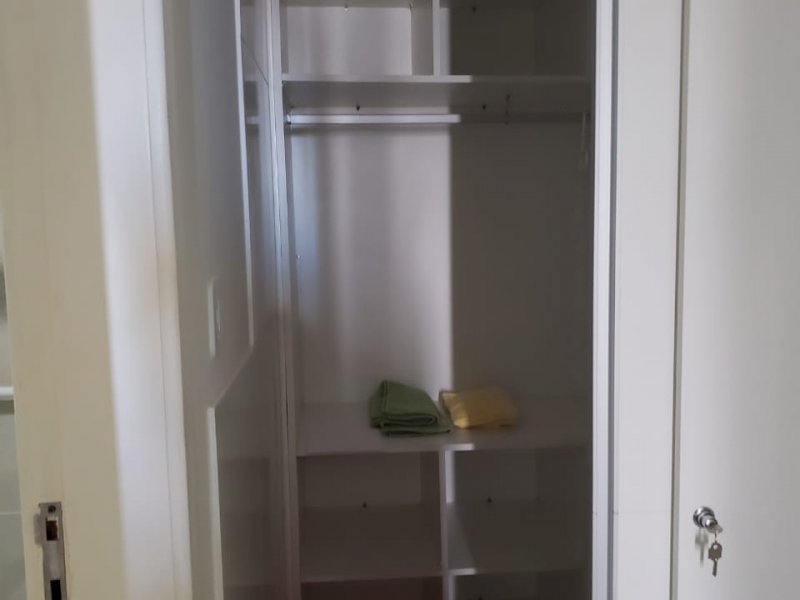 Apartamento à venda Pituba com 60m² e 1 quarto por R$ 250 - 1750150373-porta-closet.jpeg