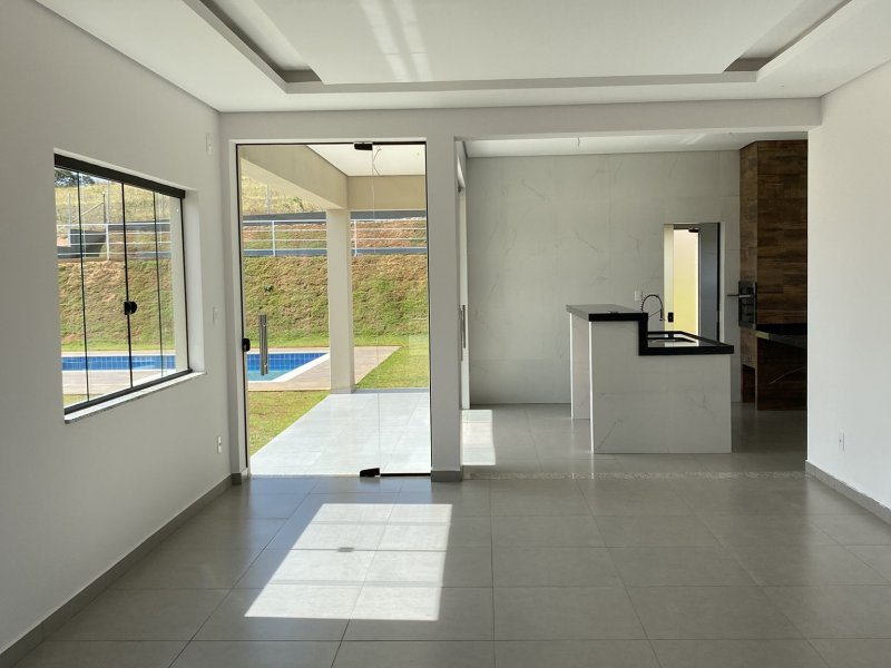 Casa de condomínio à venda Centro com 240m² e 3 quartos por R$ 799.000 - 2073860152-img-4567.JPEG