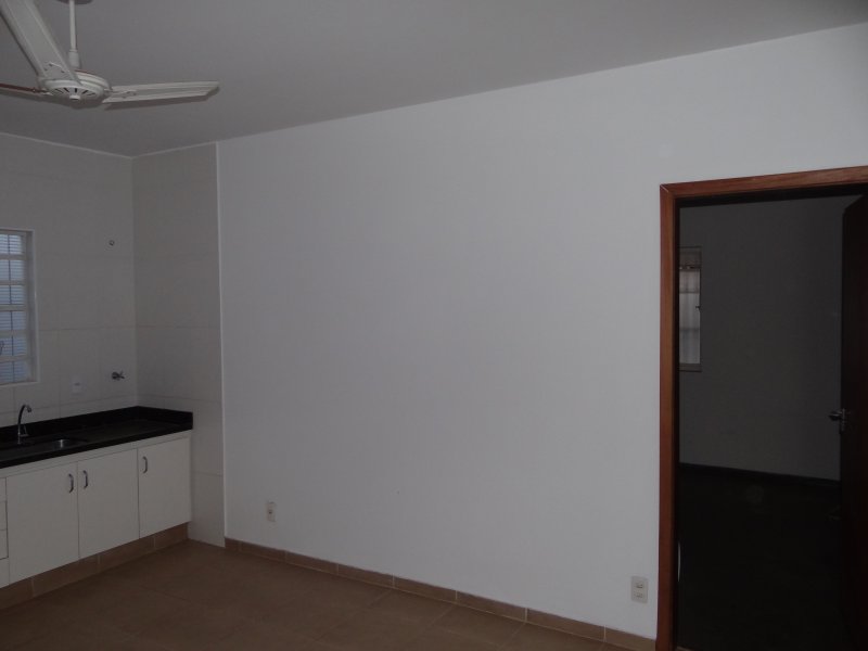 Casa à venda Jardim Bandeirantes com 120m² e 2 quartos por R$ 415.000 - 1965564034-dsc00097.JPG