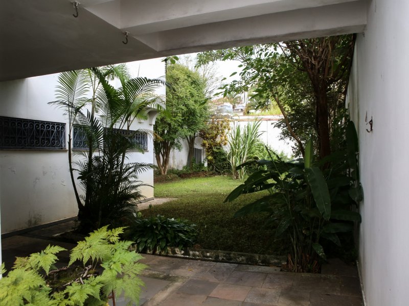 Casa à venda Caxingui com 272m² e 5 quartos por R$ 1.600.000 - 2056583175-8484e52e-94e1-4345-8755-990114501be0.jpeg