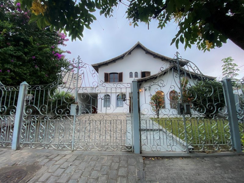 Casa à venda Caxingui com 272m² e 5 quartos por R$ 1.600.000 - 518579648-be347297-3c9e-4ab8-980c-160d53628065.jpeg