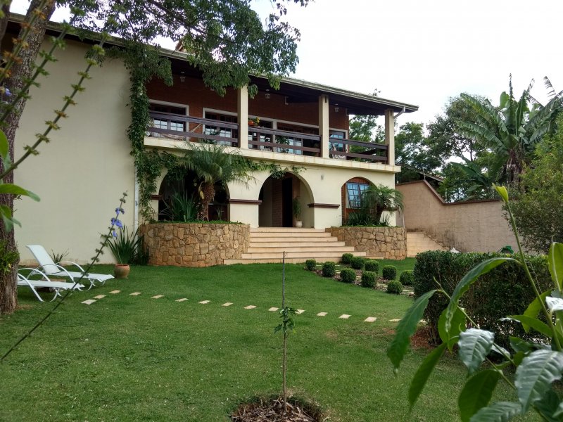 Casa à venda Jardim dos Pinheiros com 480m² e 5 quartos por R$ 1.600.000 - 563492525-img-20181115-145308381-hdr.jpg