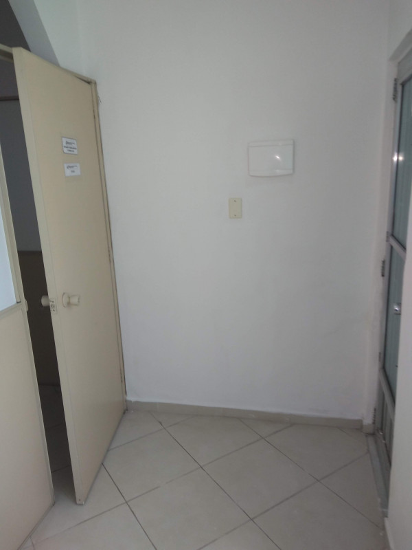 Comercial para alugar Cascadura com 60m² e 1 quarto por R$ 600 - 1015974285-img-20201106-095403911.jpg