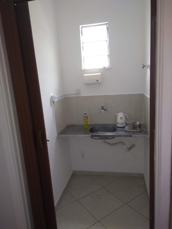 Comercial para alugar Cascadura com 60m² e 1 quarto por R$ 600 - 950078610-img-20201106-095434470.jpg