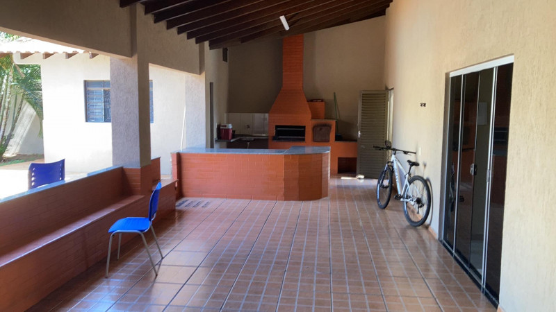 Casa à venda Vl. Sílvia Regina com 432m² e 3 quartos por R$ 490.000 - 813156325-270196482-622513425683811-7580666575250516980-n.jpg
