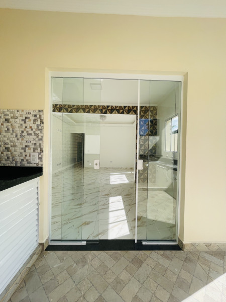 Casa à venda Centro com 102m² e 3 quartos por R$ 389.900 - 1749095834-7d1eb826-0ce1-47b3-8305-2e069ae1eeb8.jpeg