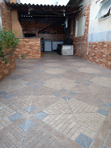 Casa à venda Vila Fiori com 177m² e 2 quartos por R$ 350.000 - 899914549-quintal-1.jpg