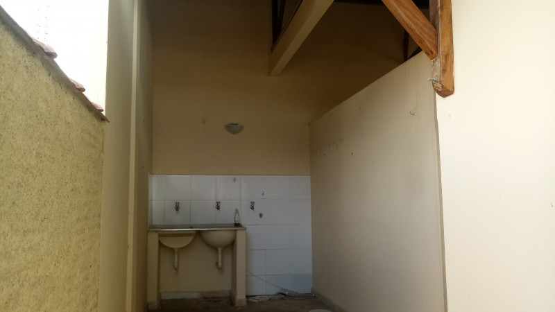 Casa à venda Centro com 170m² e 3 quartos por R$ 390.000 - 1732828256-20201203-110300.jpg