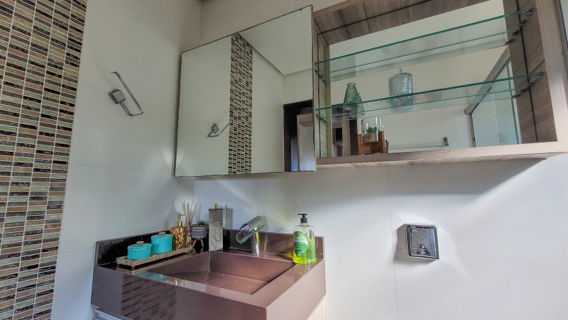 Casa à venda Liri com 300m² e 3 quartos por R$ 980.000 - 1688058122-20220522-104353.jpg
