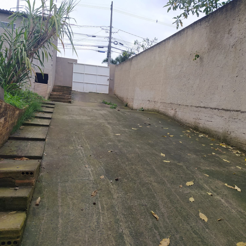 Comercial à venda Gralha Azul com 450m² e 1 quarto por R$ 390.000 - 138239049-whatsapp-image-2022-10-13-at-09.jpeg