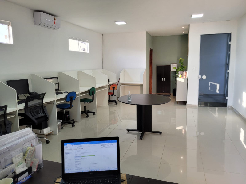 Comercial à venda Gralha Azul com 450m² e 1 quarto por R$ 390.000 - 1638167292-whatsapp-image-2022-07-25-at-16.jpeg