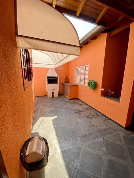 Casa à venda Vila Santa Rosa com 166m² e 3 quartos por R$ 580.000 - 984932595-quintal.jpg