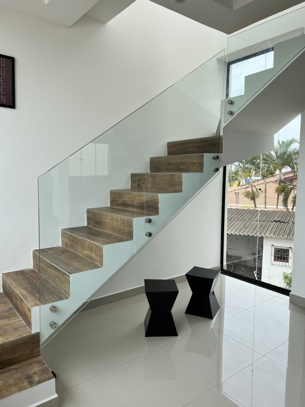 Casa à venda Cibratel II com 215m² e 4 quartos por R$ 900.000 - 449631929-img-1550.jpg