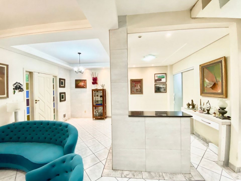 Casa à venda Centro com 174m² e 8 quartos por R$ 630.000 - 199679798-02.jpg