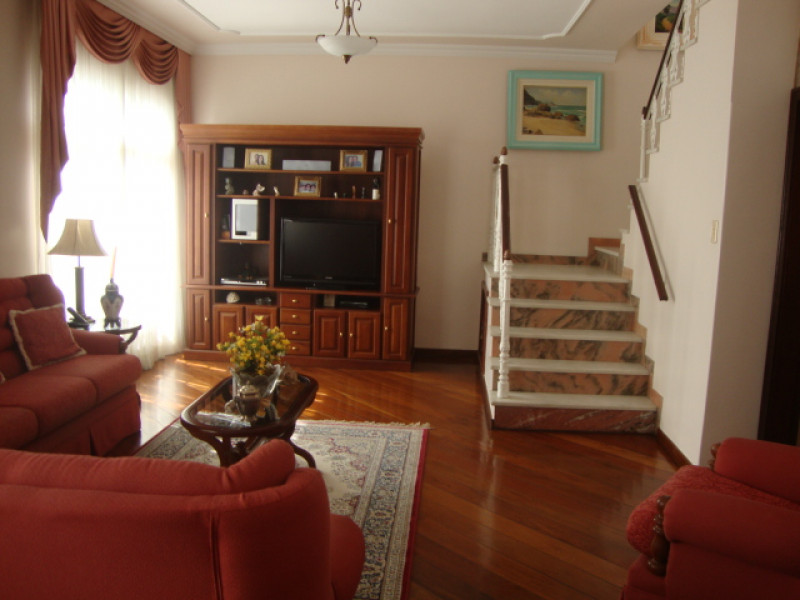 Casa à venda Grajaú com 667m² e 5 quartos por R$ 930.000 - 1412579695-casa2012-037.JPG