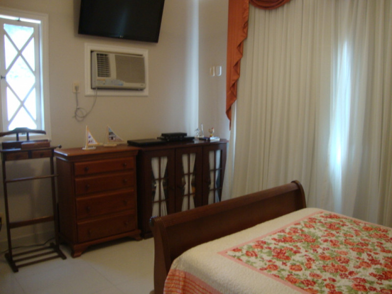 Casa à venda Grajaú com 667m² e 5 quartos por R$ 930.000 - 642840794-casa2012-032.JPG