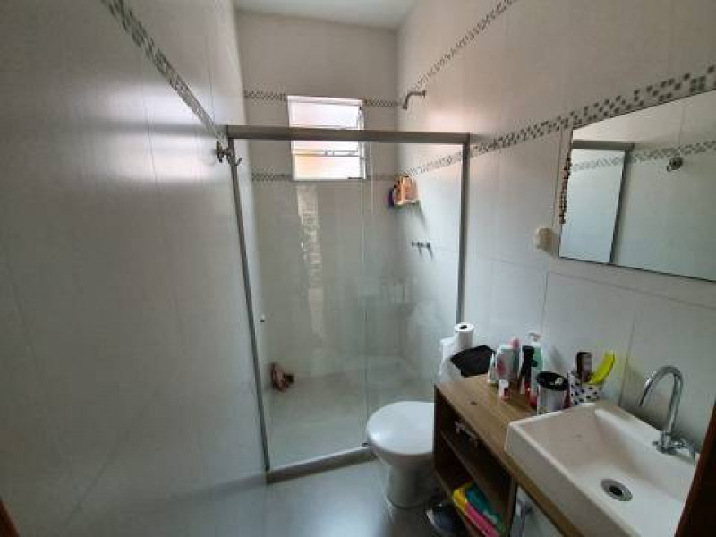 Casa à venda Laranjeiras com 200m² e 5 quartos por R$ 1.190.000 - 1110147293-banheiro-suite2andar.jpg