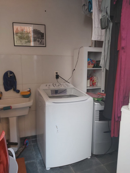 Casa à venda Laranjeiras com 200m² e 5 quartos por R$ 1.190.000 - 2056955744-area-servico-andar1.jpg