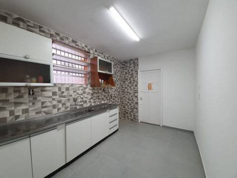 Casa à venda Laranjeiras com 200m² e 5 quartos por R$ 1.190.000 - 679560644-cozinha-1andar.jpg