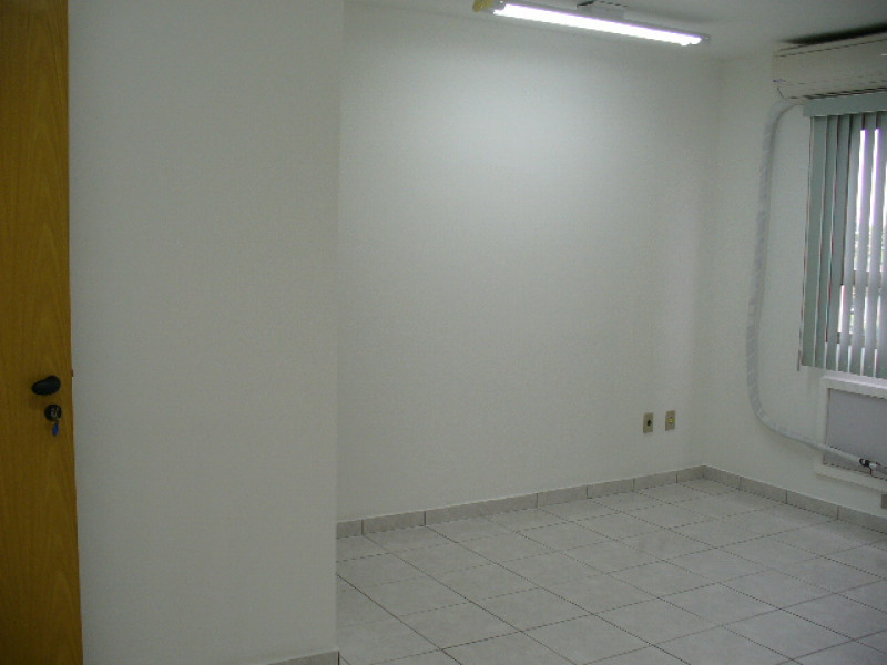 Comercial à venda Floradas de São José com 22m² e 1 quarto por R$ 190.000 - 1068019352-p1050888.JPG