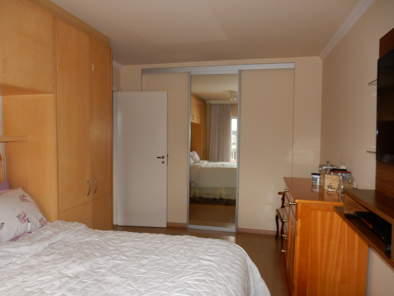 Casa de condomínio à venda Tingui com 183m² e 5 quartos por R$ 630.000 - 1409993326-e7e844ae-b508-45ef-a733-70bddba87a8c.jpeg