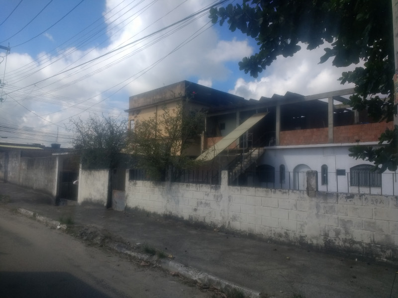 Casa à venda Monte Serrat com 748m² e 2 quartos por R$ 800.000 - 339568115-img-20180507-124152769.jpg