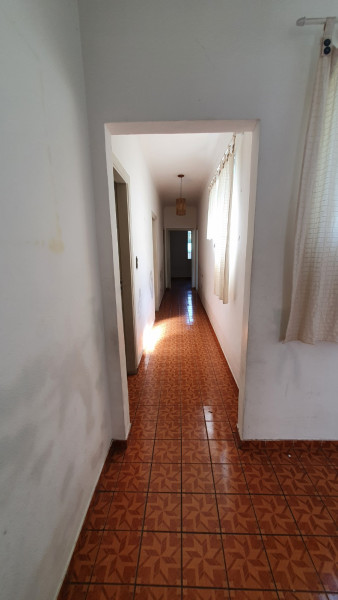 Casa à venda Centro com 328m² e 5 quartos por R$ 1.800.000 - 33438736-20220902-123954-corredor1.jpg