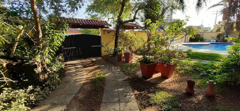 Casa à venda Itaúna com 325m² e 3 quartos por R$ 1.100 - 12510494-foto-saqua-pm-entrada-garagem-01.jpg