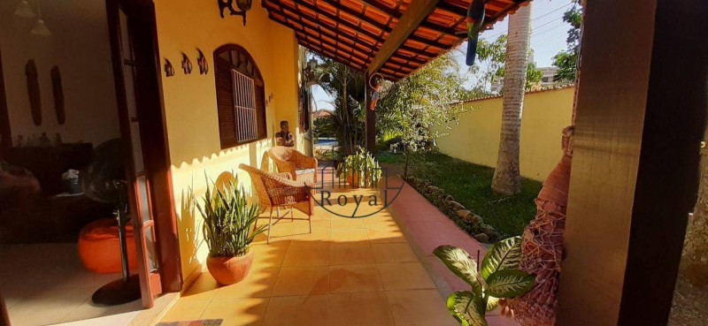 Casa à venda Itaúna com 325m² e 3 quartos por R$ 1.100 - 131830502-fotos-saqua-pm-varanda-da-entrada.jpg