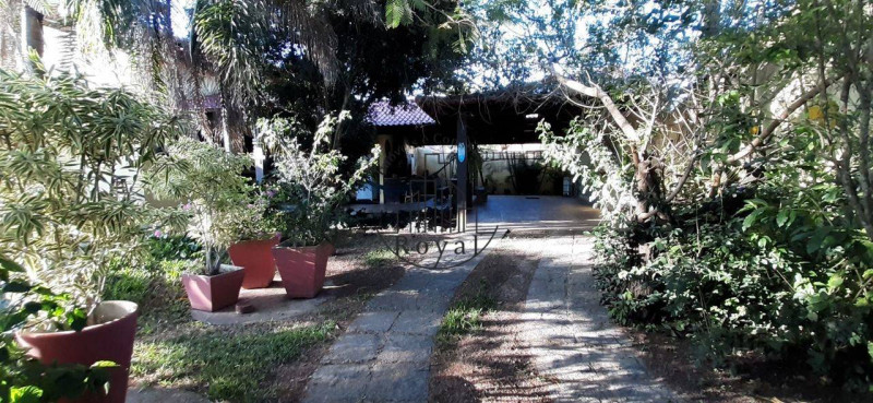 Casa à venda Itaúna com 325m² e 3 quartos por R$ 1.100 - 1323783309-foto-saqua-pm-entrada-garagem-02.jpg