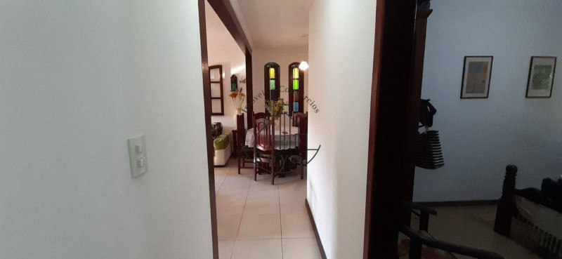 Casa à venda Itaúna com 325m² e 3 quartos por R$ 1.100 - 1629721082-foto-saqua-pm-corredor-02.jpg