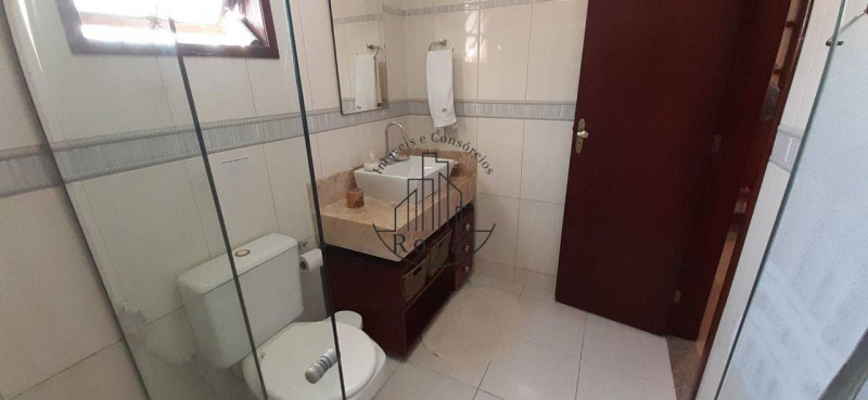 Casa à venda Itaúna com 325m² e 3 quartos por R$ 1.100 - 903134044-foto-saqua-pm-banheiro-suite-02.jpg