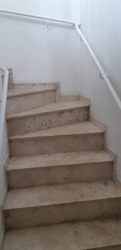 Casa à venda Vl. Arapuã com 170m² e 3 quartos por R$ 520.000 - 1302445553-foto-18-escada.jpg