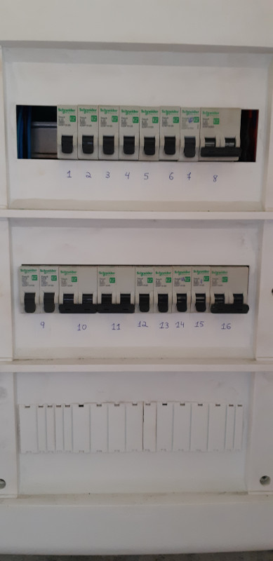 Casa à venda Vl. Arapuã com 170m² e 3 quartos por R$ 520.000 - 1864098757-foto-07-quadro-de-dijuntores-instalacao-nova.jpg