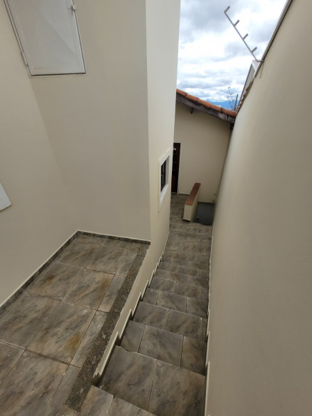 Casa à venda Portal das Colinas com 360m² e 3 quartos por R$ 820.000 - 1084733136-quintal-2.jpg