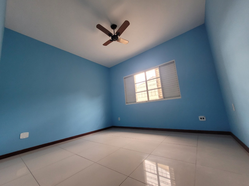 Casa à venda Portal das Colinas com 360m² e 3 quartos por R$ 820.000 - 1631045020-quarto-3.jpg