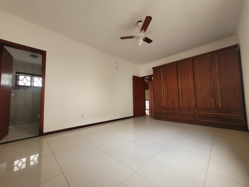 Casa à venda Portal das Colinas com 360m² e 3 quartos por R$ 820.000 - 1853789020-quarto-casal.jpg