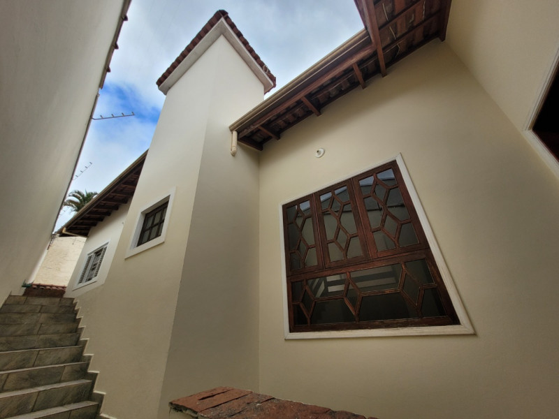 Casa à venda Portal das Colinas com 360m² e 3 quartos por R$ 820.000 - 451950451-lateral-casa.jpg
