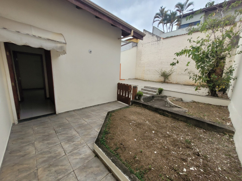 Casa à venda Portal das Colinas com 360m² e 3 quartos por R$ 820.000 - 824046060-quintal-4.jpg