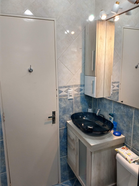 Apartamento à venda Sarandi com 69m² e 2 quartos por R$ 258.000 - 45685490-banheiro-01.jpg