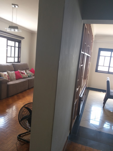 Casa à venda Jardim do Cruzeiro com 360m² e 3 quartos por R$ 750.000 - 618953129-visao-da-cozinha-para-salas-de-jantar-e-estar.jpg