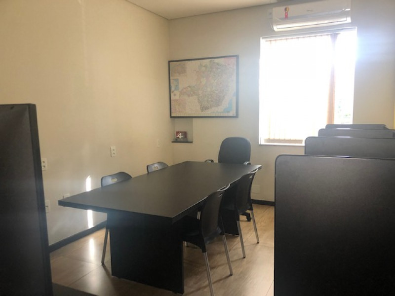 Comercial à venda Santa Amélia com 360m² e 1 quarto por R$ 1.990.000 - 1652016485-sala-reuniao-08-pessoas.jpg