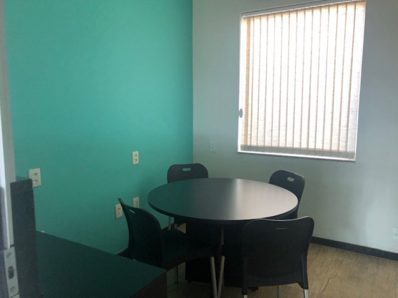 Comercial à venda Santa Amélia com 360m² e 1 quarto por R$ 1.990.000 - 844657629-sala-4-pessoas.jpg