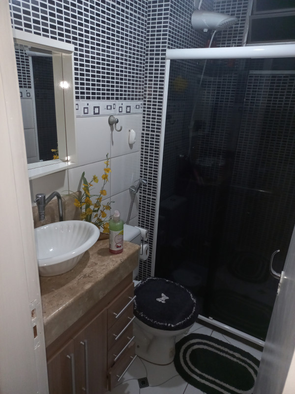 Apartamento à venda Inhoaíba com 52m² e 2 quartos por R$ 145.000 - 511697495-banheiro-foto-2.jpg